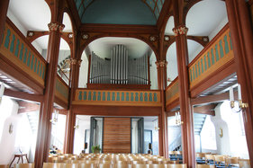 Empore und Orgel der Elisabeth-Kirche in Brunstorf